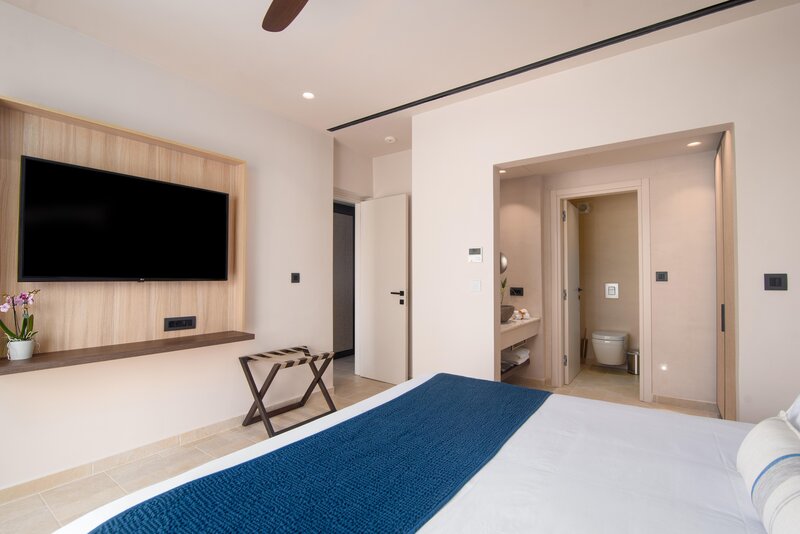 Louis Corcyra Beach 140