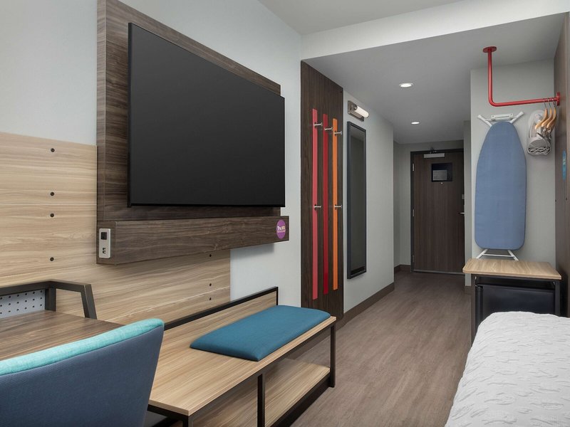 Home2 Suites by Hilton Miami Airport South Blue Lagoon 16