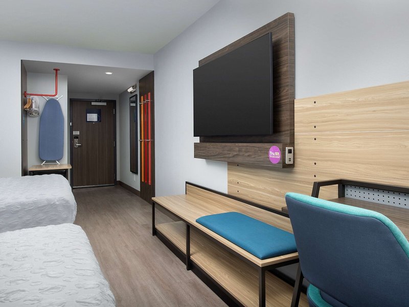 Home2 Suites by Hilton Miami Airport South Blue Lagoon 21