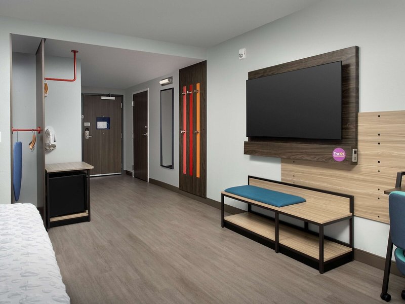Home2 Suites by Hilton Miami Airport South Blue Lagoon 25