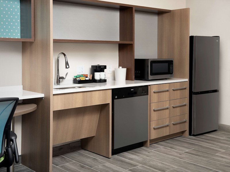 Home2 Suites by Hilton Miami Airport South Blue Lagoon 33