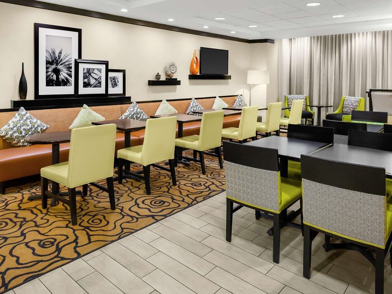 Hampton Inn Miami Dadeland 6