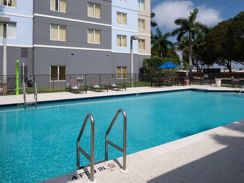 Homewood Suites Miami Airport / Blue Lagoon 11