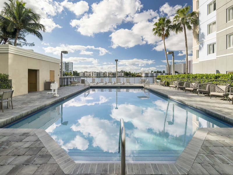 Homewood Suites Miami Airport / Blue Lagoon 12