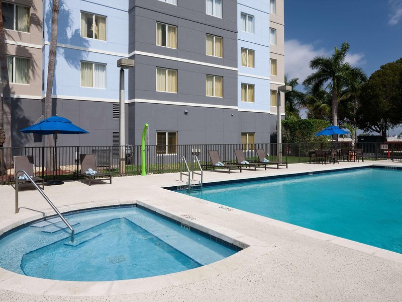 Homewood Suites Miami Airport / Blue Lagoon 14