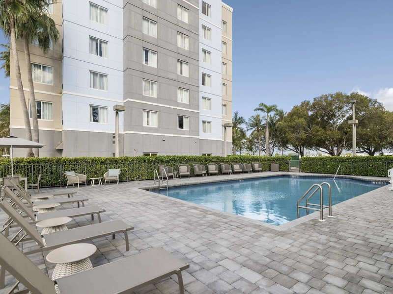Homewood Suites Miami Airport / Blue Lagoon 15