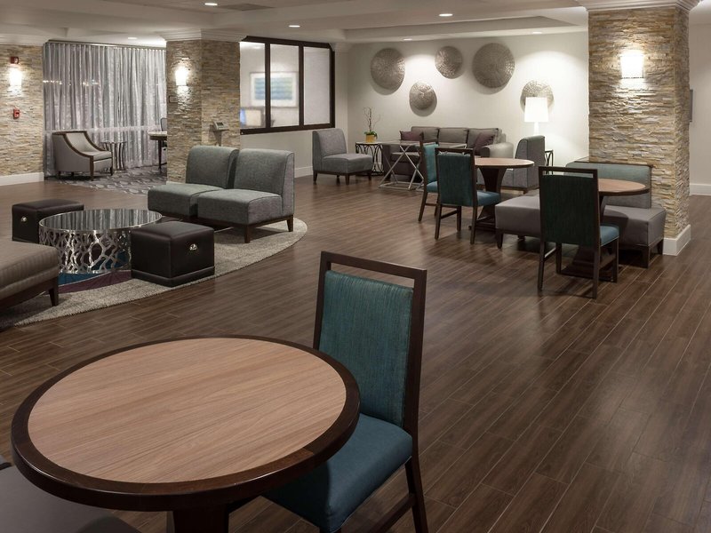 Homewood Suites Miami Airport / Blue Lagoon 20