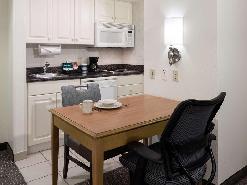 Homewood Suites Miami Airport / Blue Lagoon 21