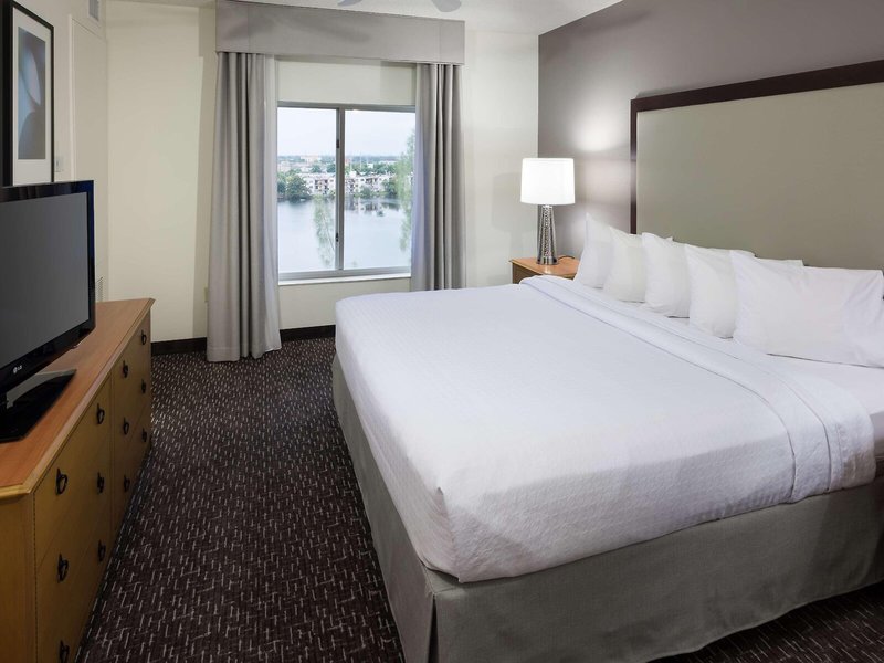 Homewood Suites Miami Airport / Blue Lagoon 35