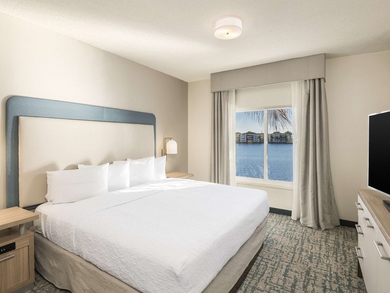 Homewood Suites Miami Airport / Blue Lagoon 40