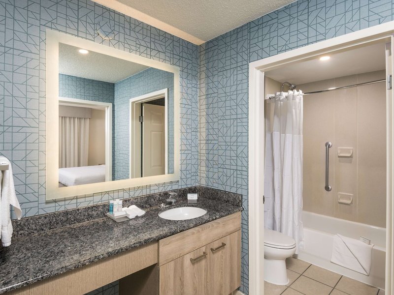 Homewood Suites Miami Airport / Blue Lagoon 44