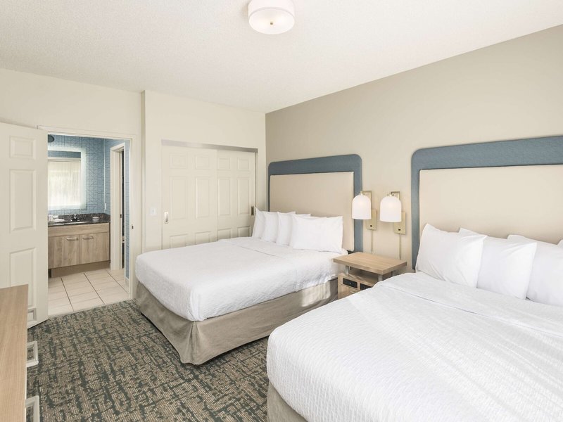 Homewood Suites Miami Airport / Blue Lagoon 46