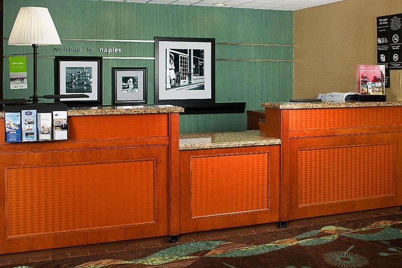 Hampton Inn Central Naples 6