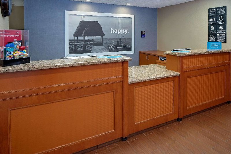 Hampton Inn Central Naples 8