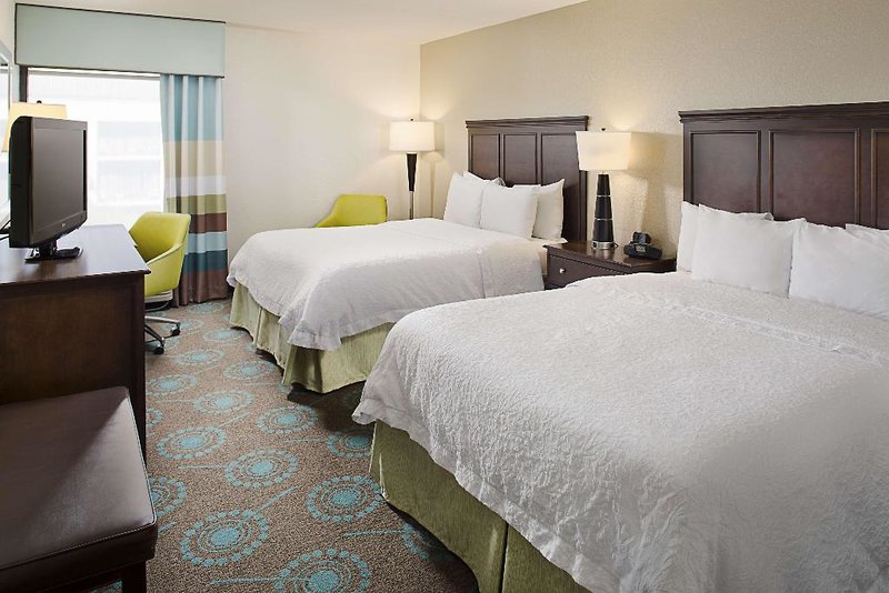 Hampton Inn Central Naples 10