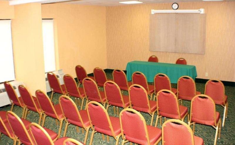 Hampton Inn Central Naples 19