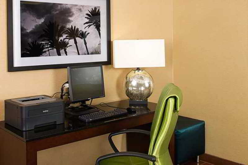 Hampton Inn Central Naples 20