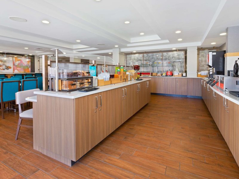 Hampton Inn Orlando Near Universal Blv/International Dr 11