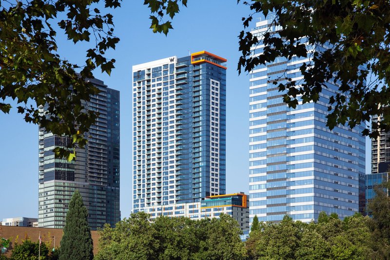 W Bellevue 2 - Exterior