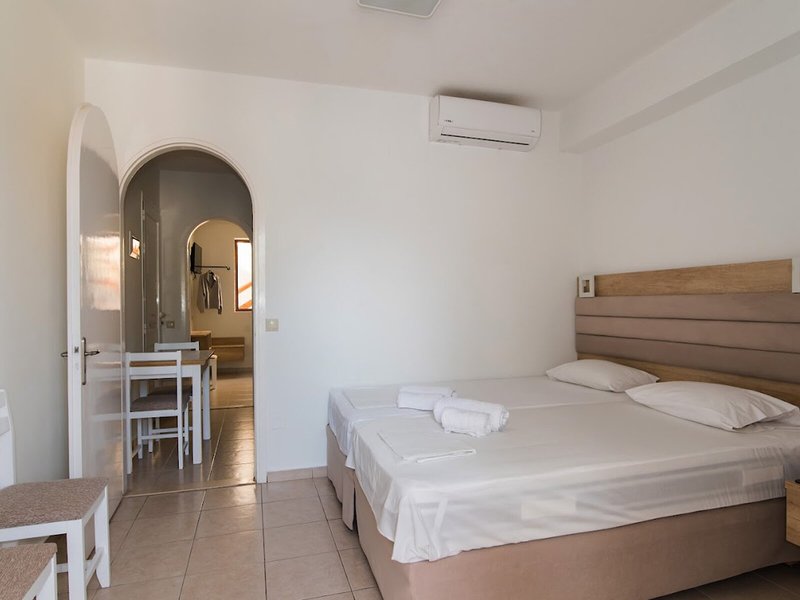 Vagelis Comfort  Apartments & Studios 6