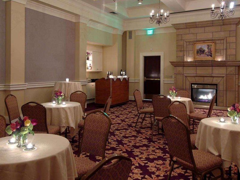 Embassy Suites Portland Downtown 8