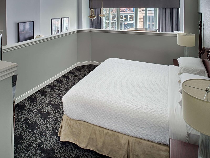 Embassy Suites Portland Downtown 30