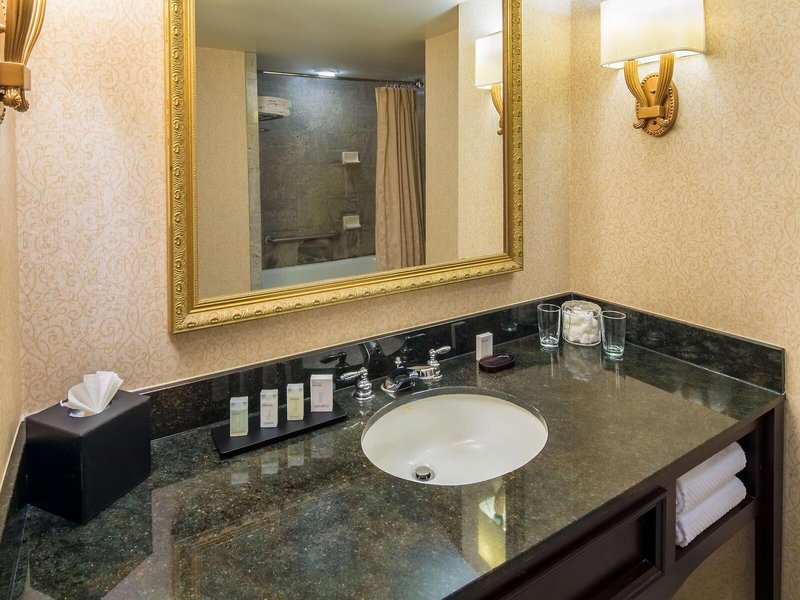 Embassy Suites Portland Downtown 36