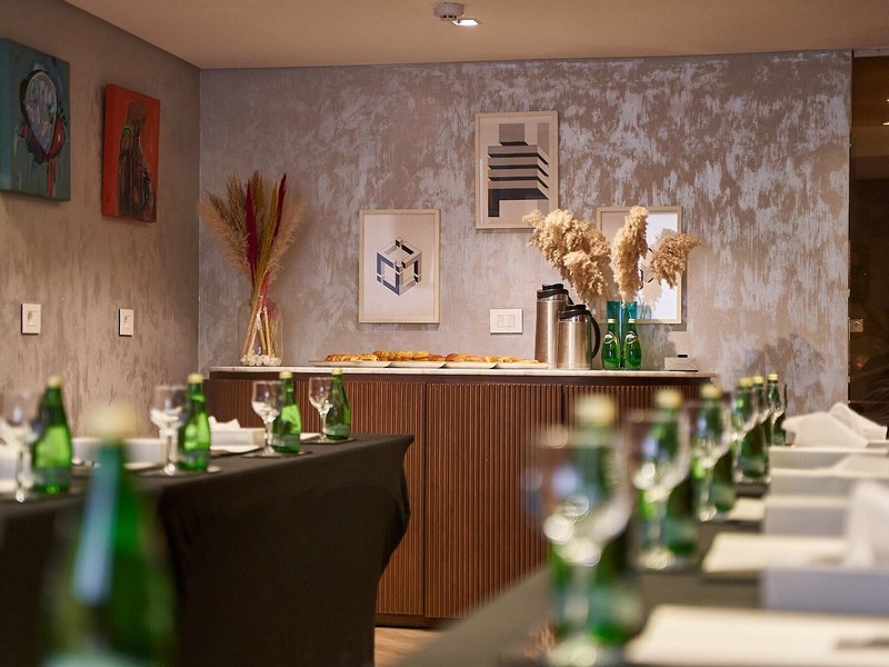 Hotel President 9