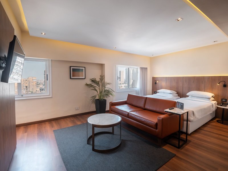 Hotel President 32