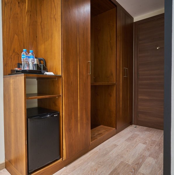 Hotel President 34