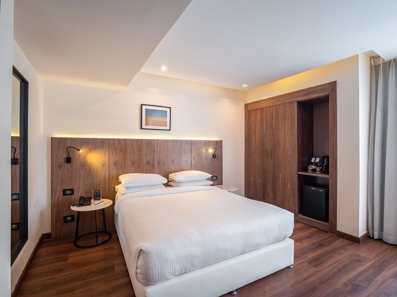 Hotel President 36