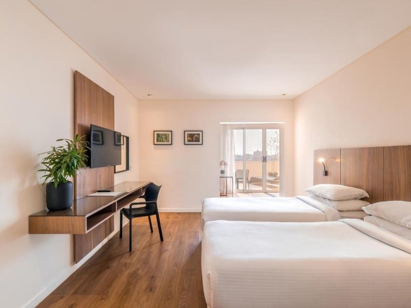 Hotel President 44
