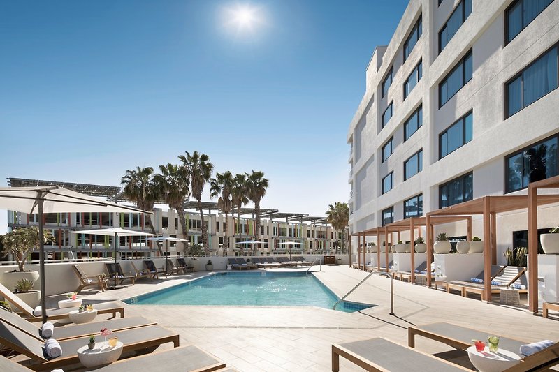 Hilton Santa Monica Hotel & Suites 1