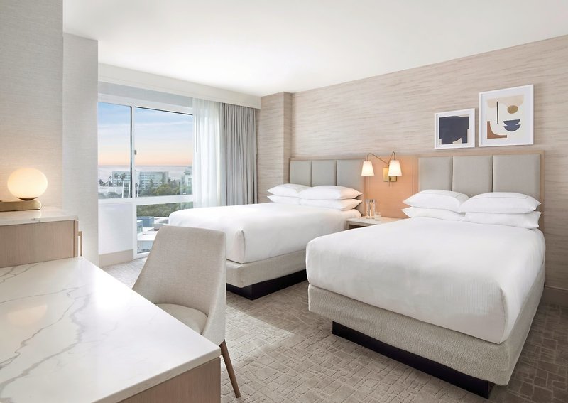 Hilton Santa Monica Hotel & Suites 3