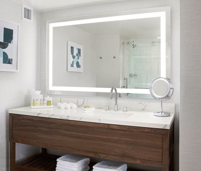 Hilton Santa Monica Hotel & Suites 4