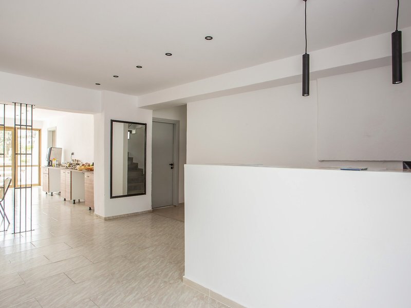 Nikos Studios 16