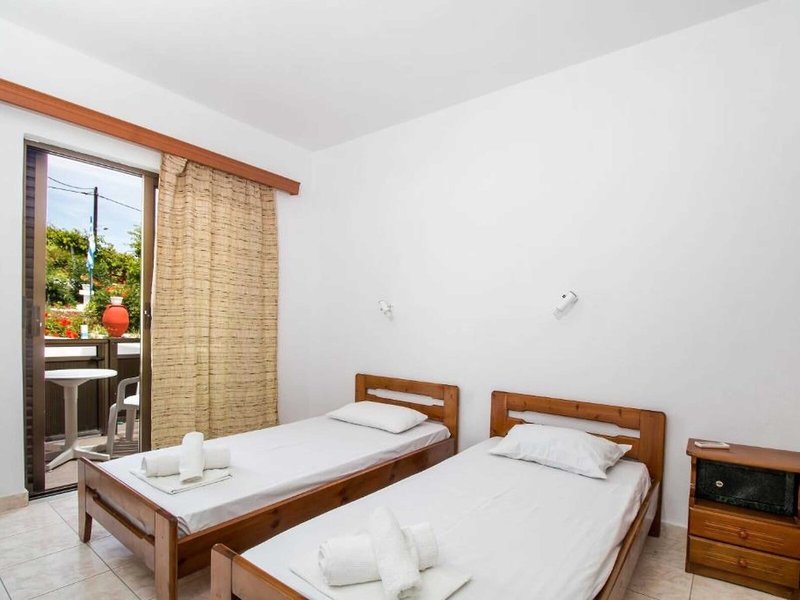 Nikos Studios 28