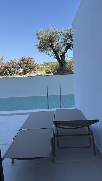 Nikos Studios 47