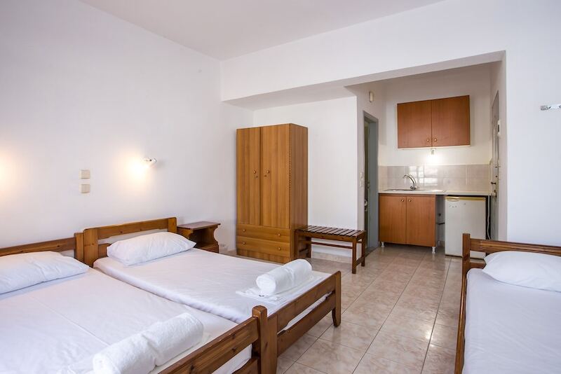 Nikos BnB 10