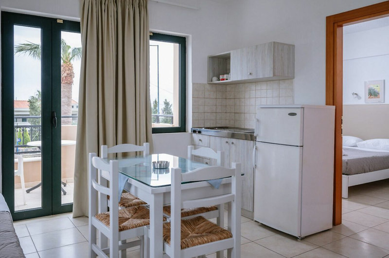 Dionysos Hotel Apartments & Studios 9