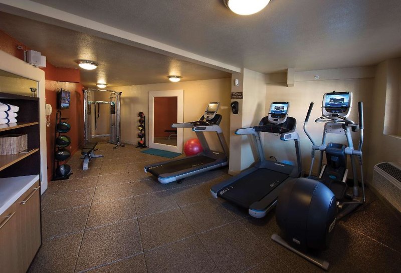 DoubleTree Suites by Hilton Hotel Tucson - Williams Center 4