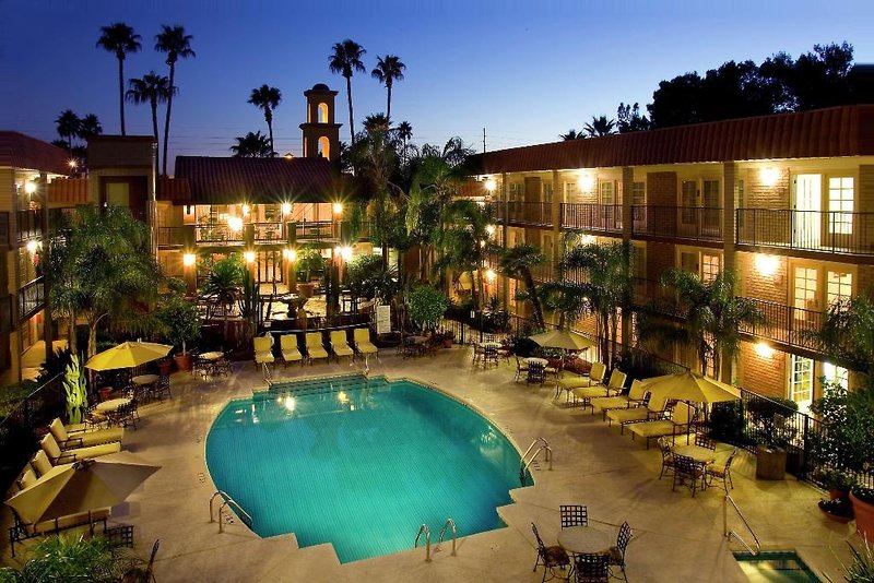 DoubleTree Suites by Hilton Hotel Tucson - Williams Center