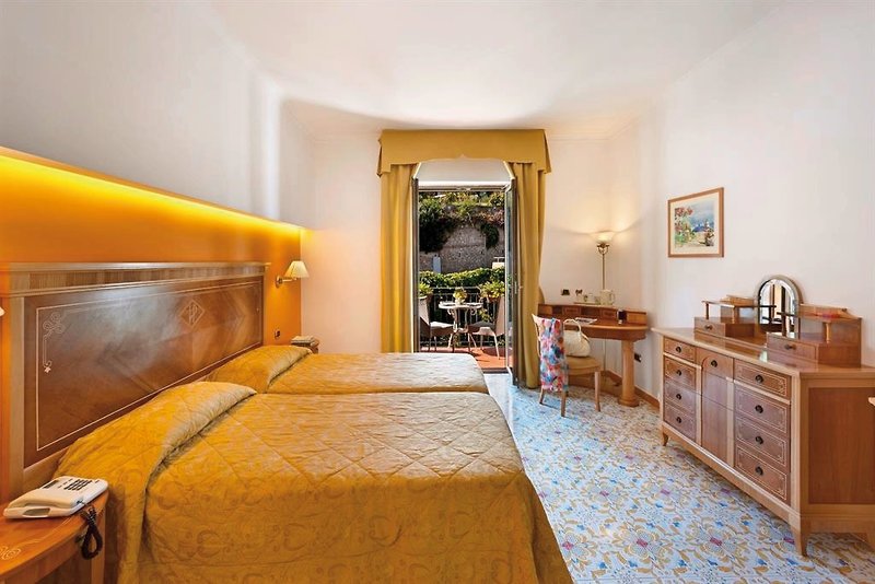 Grand Hotel President 4 - Room Example