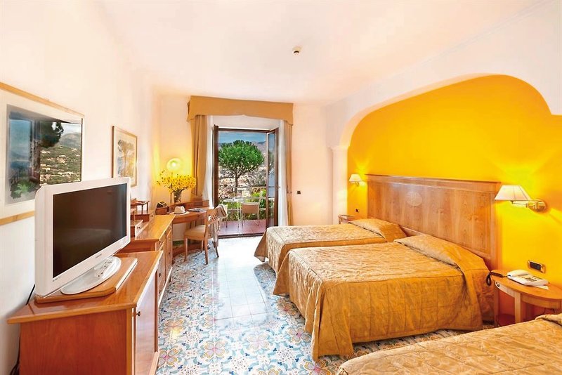 Grand Hotel President 11 - Room Example
