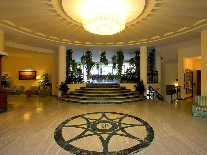 Grand Hotel President 11 - Lounge / Lobby
