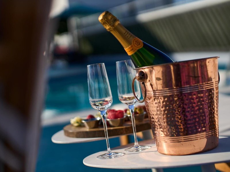 The Ven at Embassy Row 10