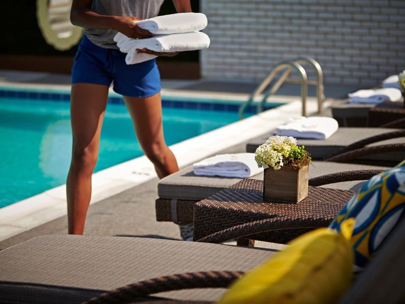 The Ven at Embassy Row 16