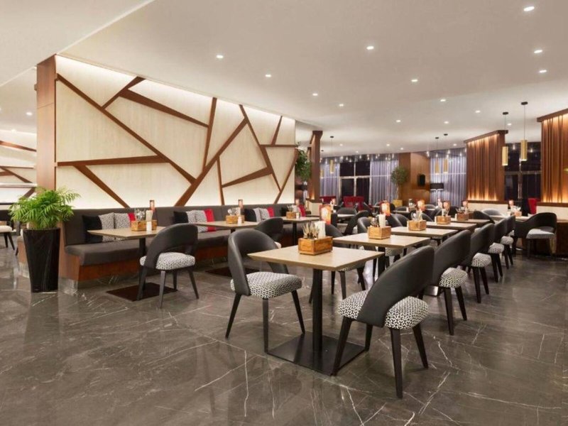 Tryp by Wyndham Dubai 12
