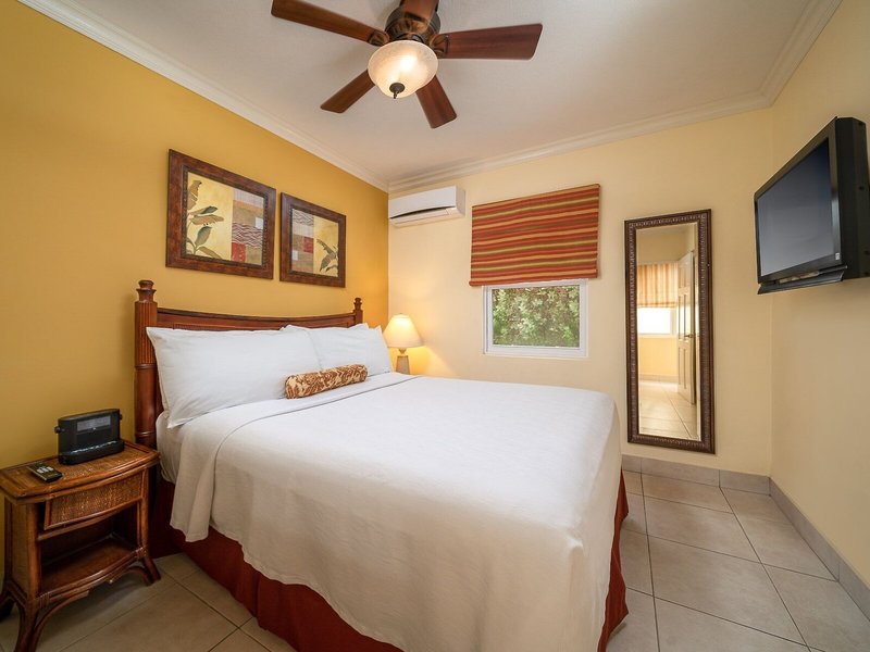 Yellow Bird 47 - Room Example