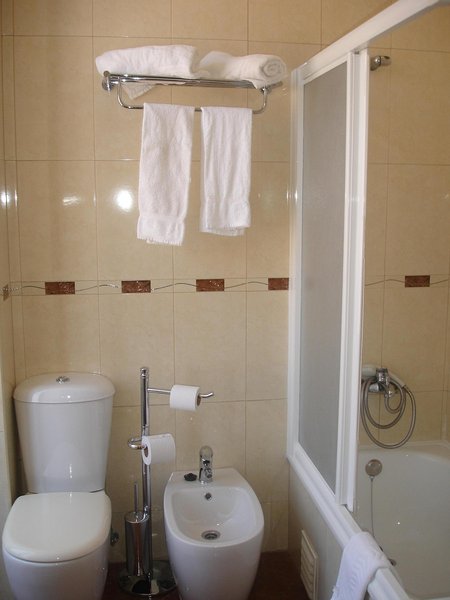 Grande Pensão Residencial Alcobia 4